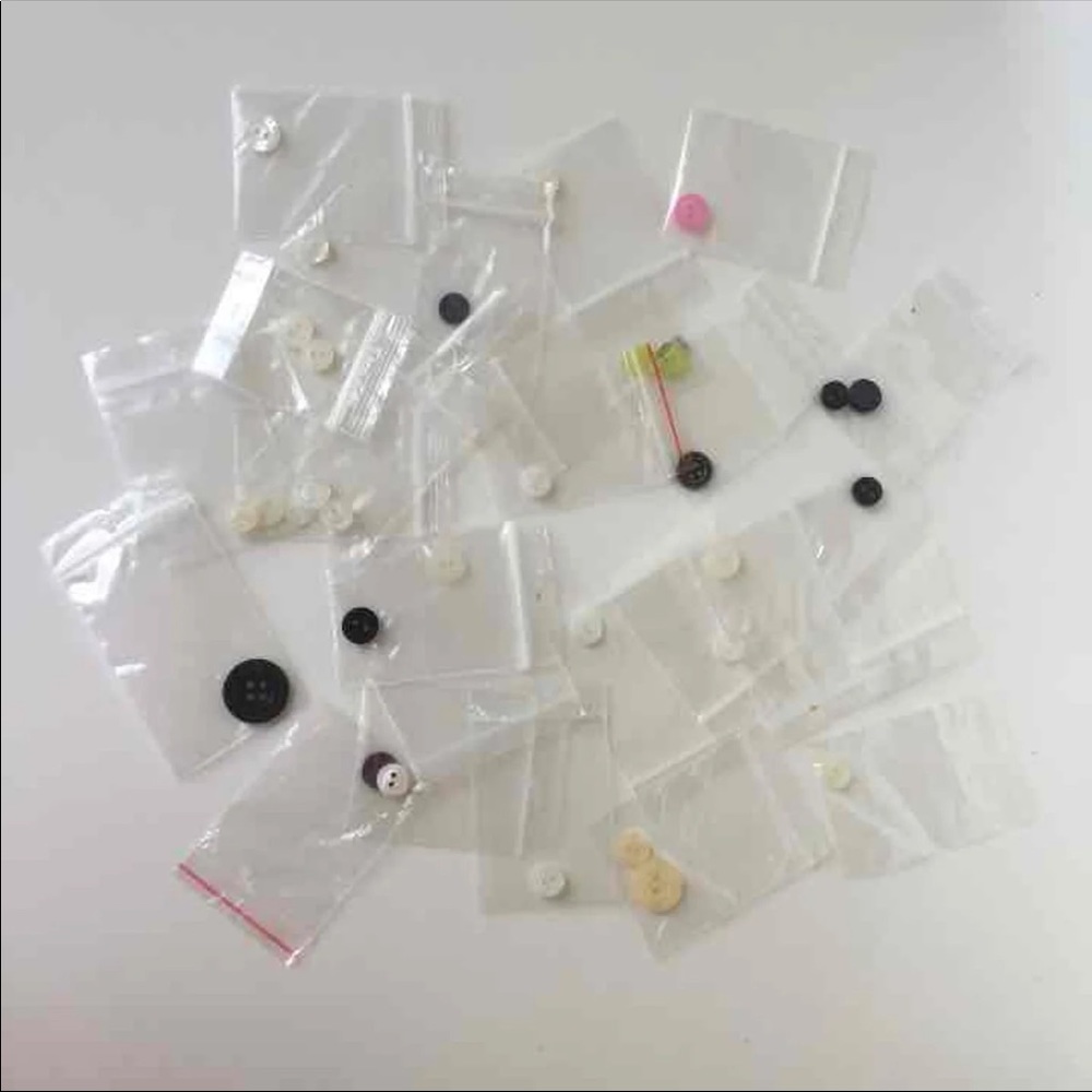 Victoria’s Secret pink lot of buttons new